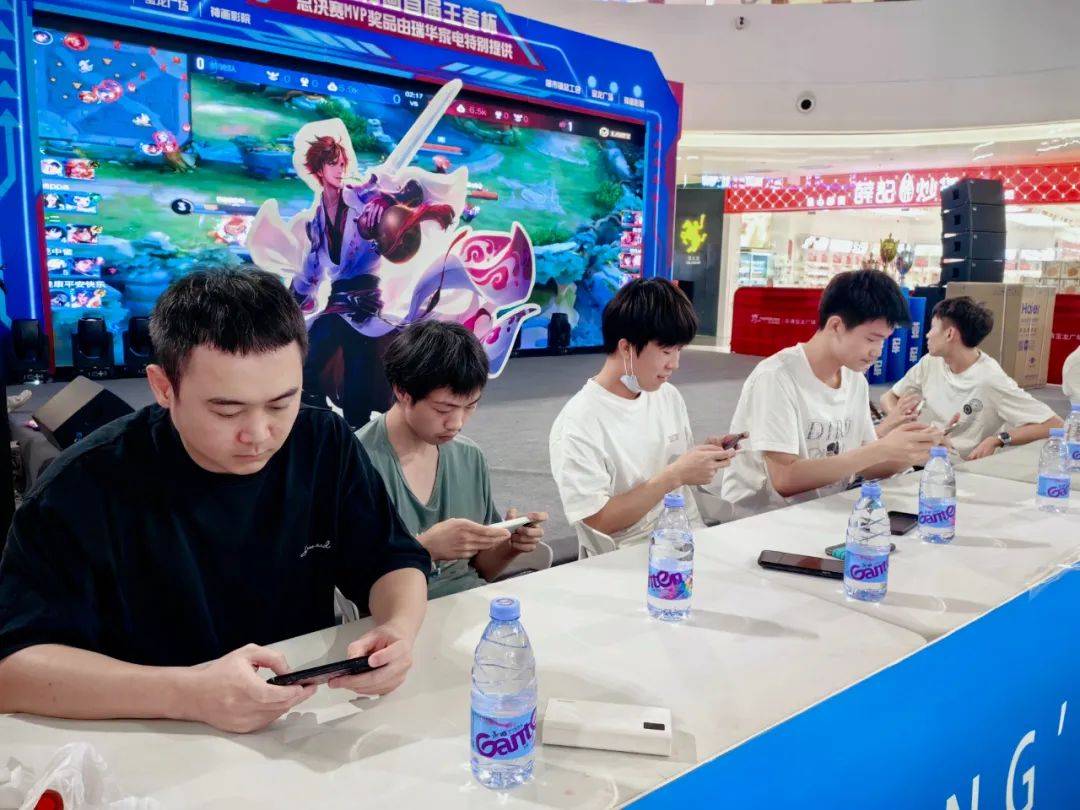 虎牙传奇杯巅峰数据：Xiyang单杀最多，Theshy被单杀最多