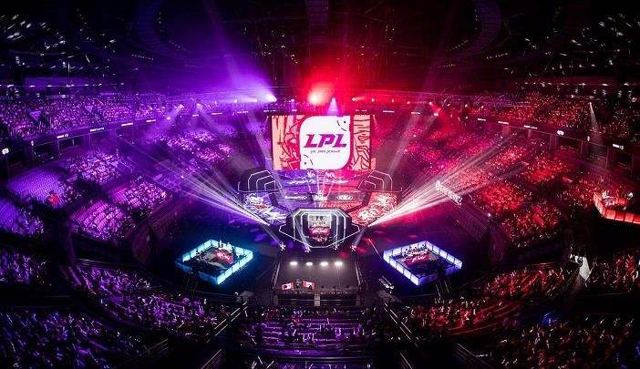 Tian 在 LPL 中三次获得亚军，与 Top Esports 一起。你如何评价 Tian 在 Top Esports 中的表现？