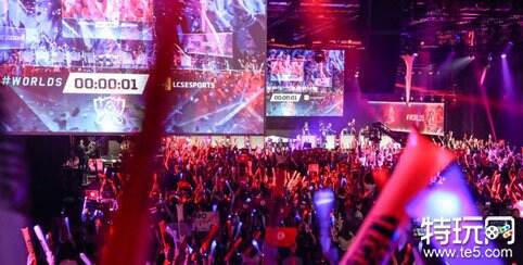 ZywOo 发布了自己的游戏鼠标